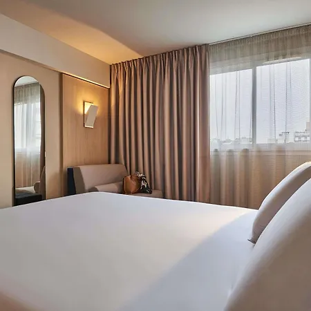 Mercure 15 Porte De Versailles 4*