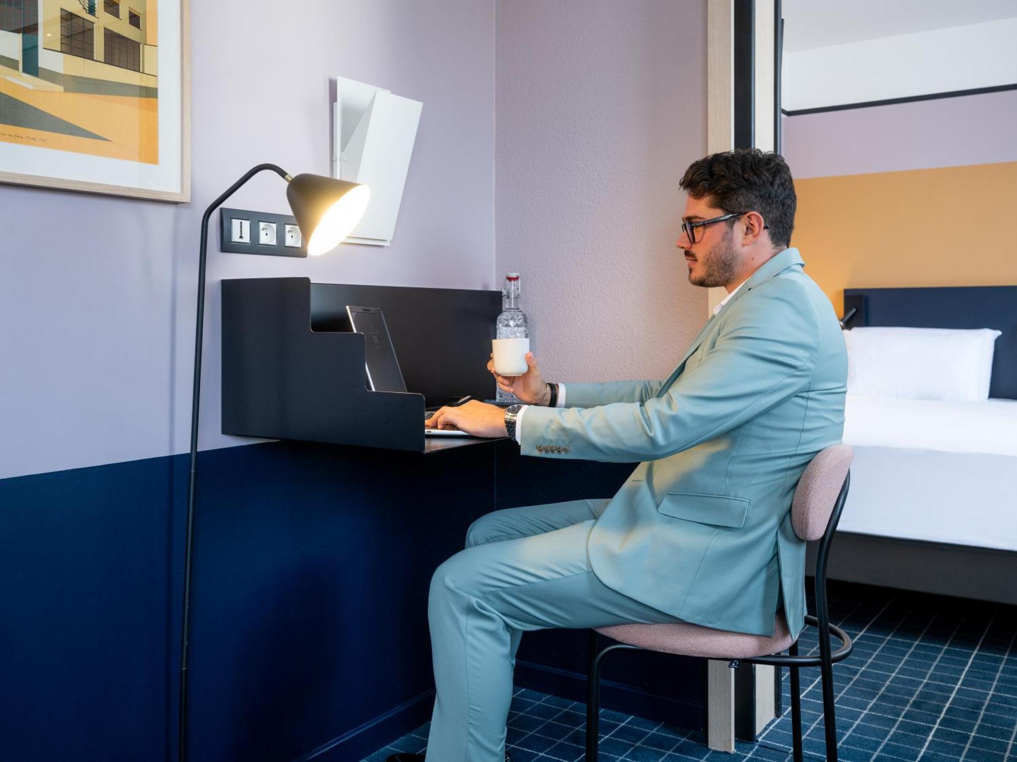 Mercure 15 Porte De Versailles Parigi