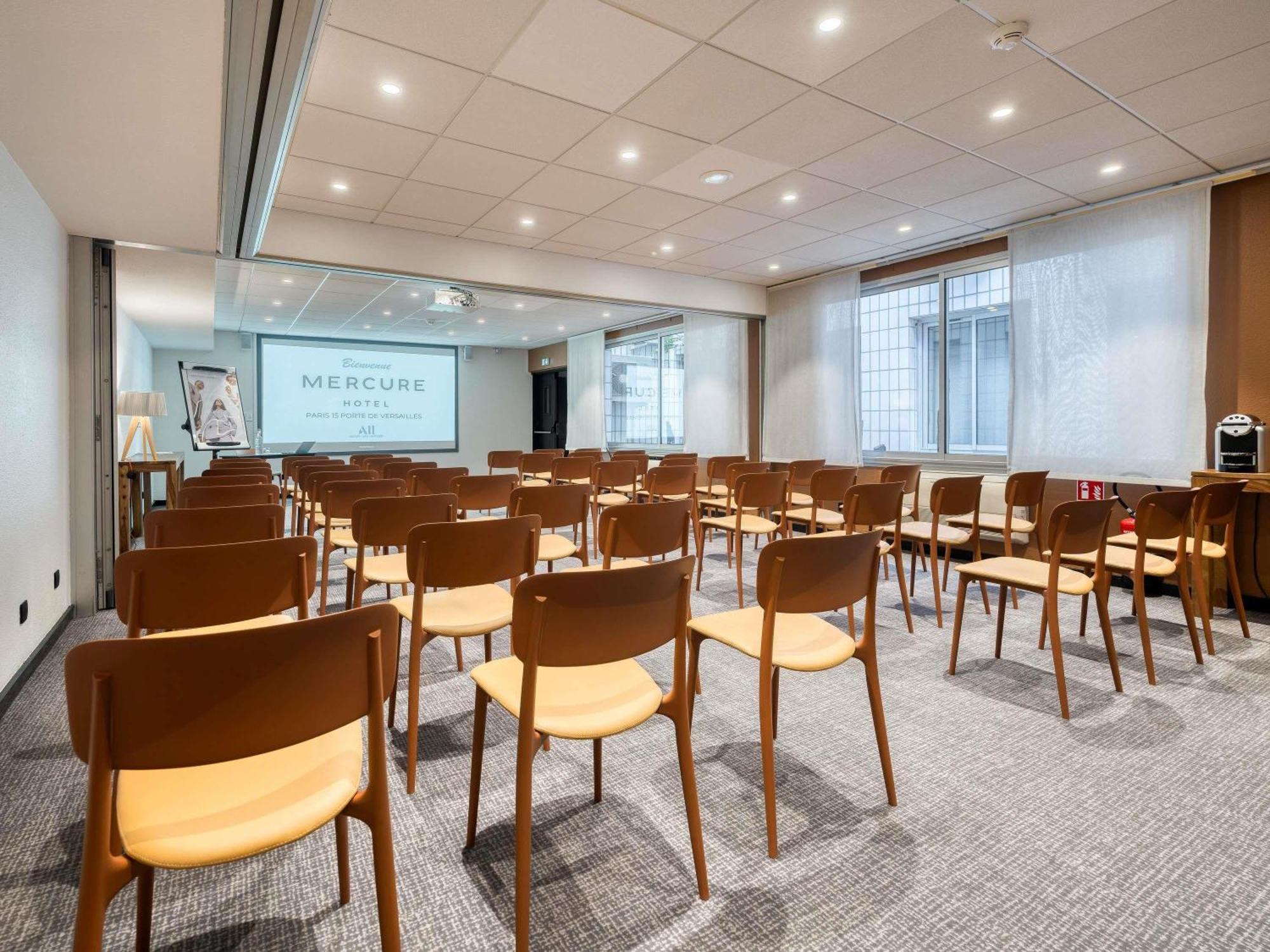 Mercure 15 Porte De Versailles Hotel 4*